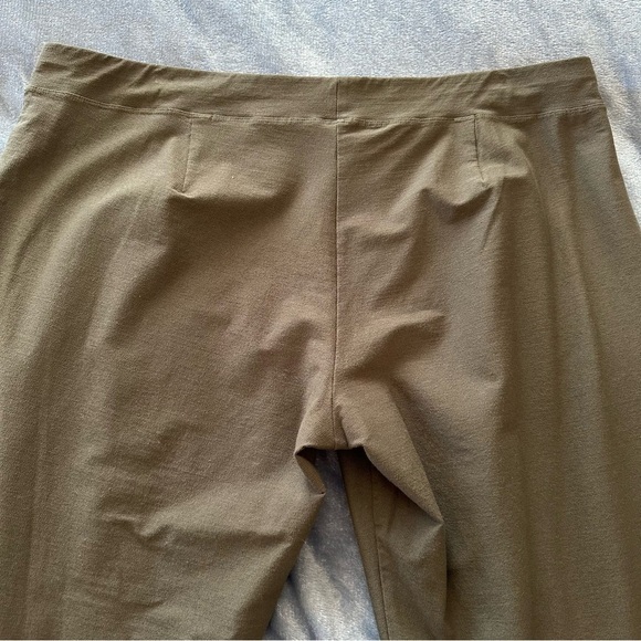 Eileen Fisher Woodland Green Washable Stretch Crepe Slim Crop Ankle Pants - Picture 7 of 9